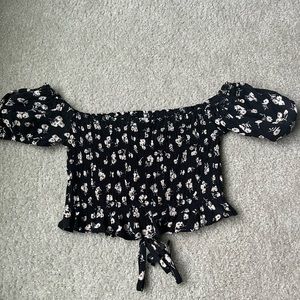 Olive & Grey Black Off the Shoulders Crop Top with Floral Design and Tie